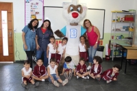 Centro Educacional Esplanada - Campo Grande - Zona Oeste - RJ - Ed. Infantil e Fundamental I - Visita do Brownie e Quiz animado. - cdigo foto:  12659