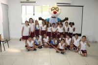 Centro Educacional Esplanada - Campo Grande - Zona Oeste - RJ - Ed. Infantil e Fundamental I - Visita do Brownie e Quiz animado. - cdigo foto:  12724