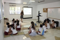 Centro Educacional Esplanada - Campo Grande - Zona Oeste - RJ - Ed. Infantil e Fundamental I - Visita do Brownie e Quiz animado. - cdigo foto:  12727